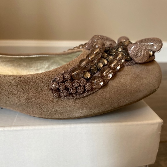 New Jewel/Bead Embellished Ballet Flats in Taupe Suede, 8.5, Banana Republic. - Picture 11 of 16